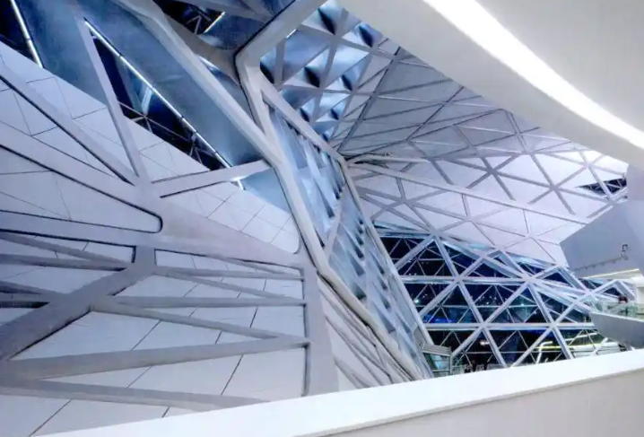 钢结构不仅是工程技术，更是融合历史、艺术与哲学的载体！